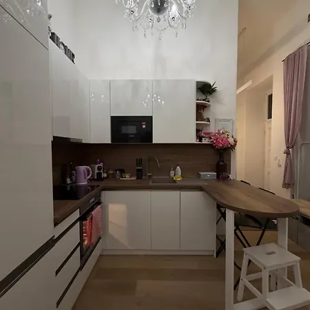 Alibi Loft Old Town Mmm Apartman